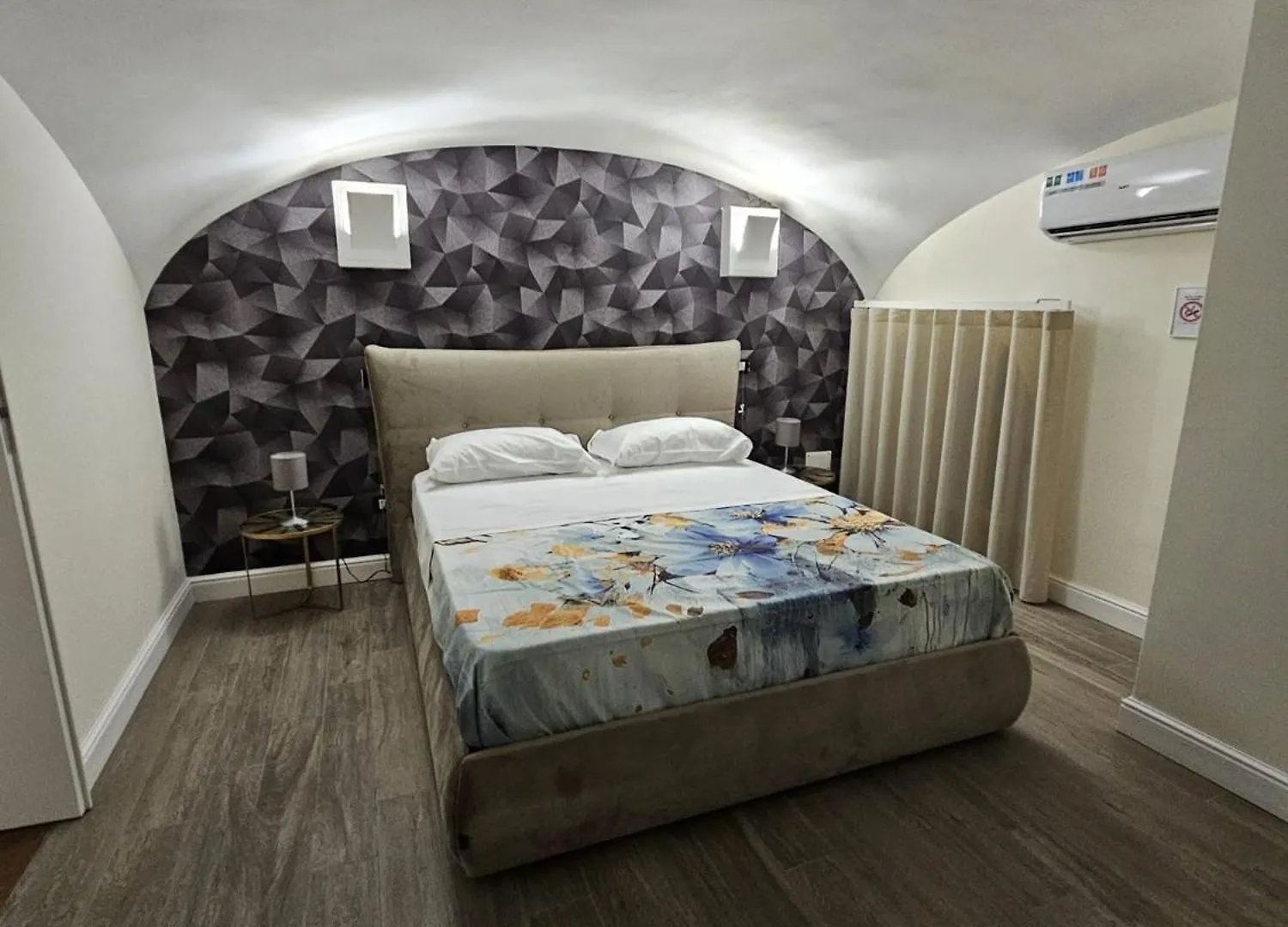 Napoli The Charme Bed & Breakfast