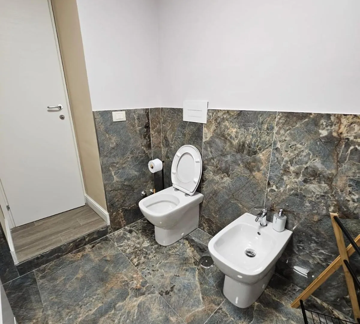 Napoli The Charme Bed & Breakfast Naples