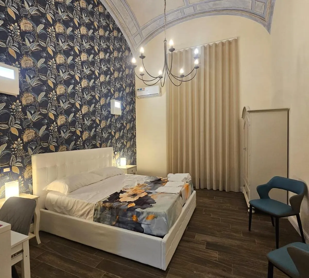 Napoli The Charme Bed & Breakfast