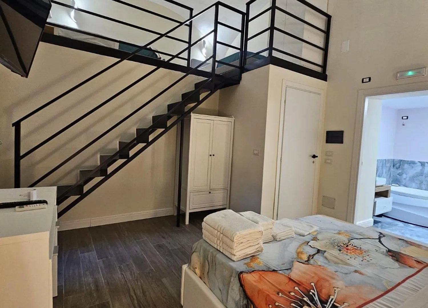 Napoli The Charme Bed & Breakfast 0*, Naples Italy