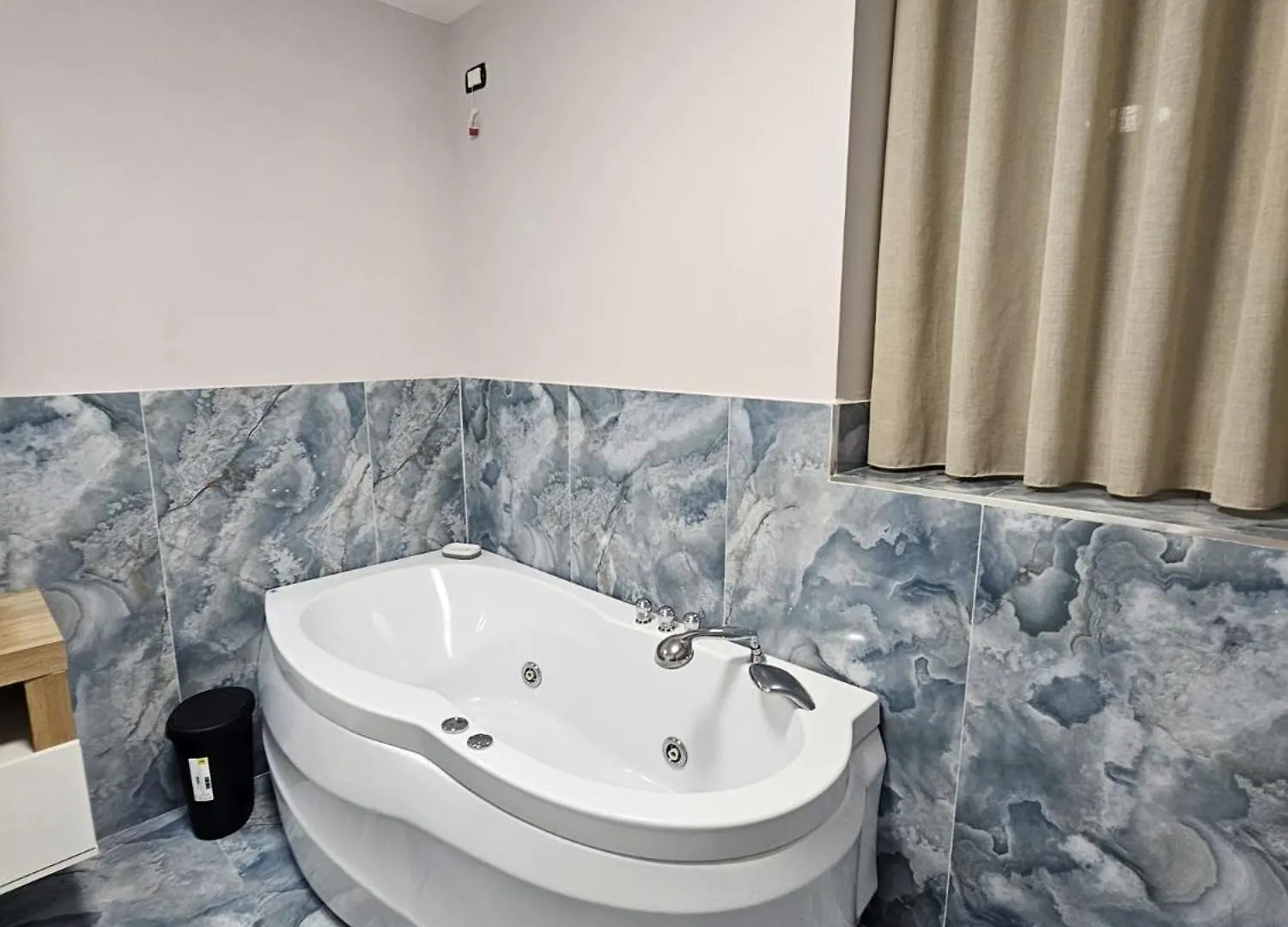 Napoli The Charme Bed & Breakfast 0*, Naples Italy