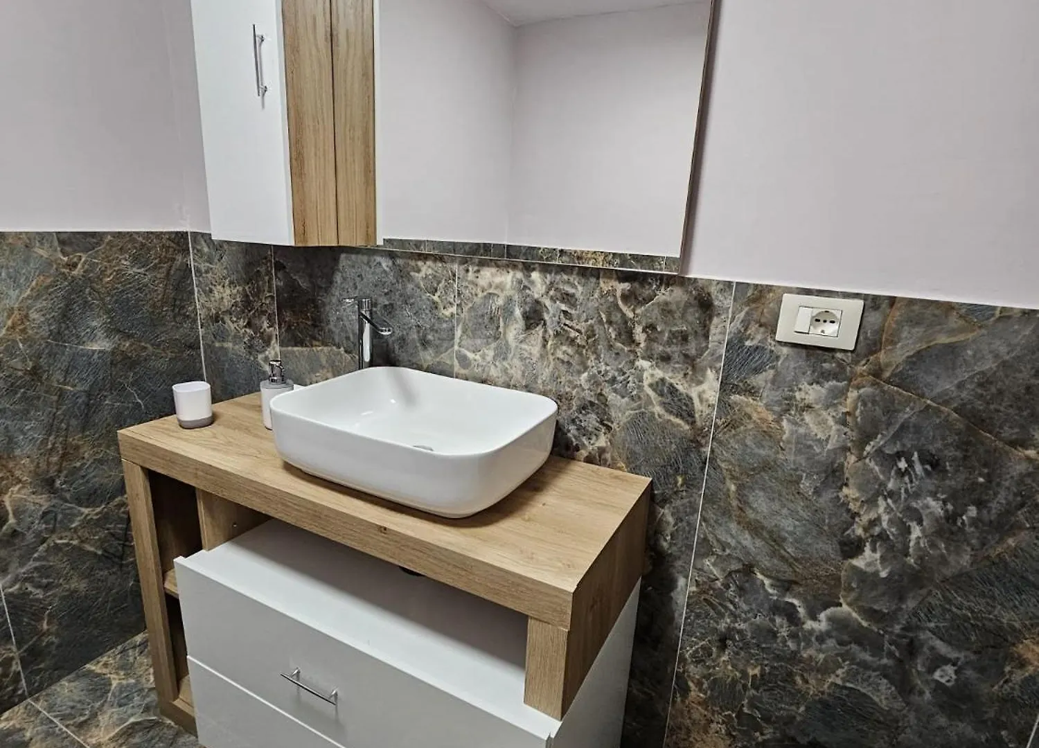 Napoli The Charme Bed & Breakfast  Naples