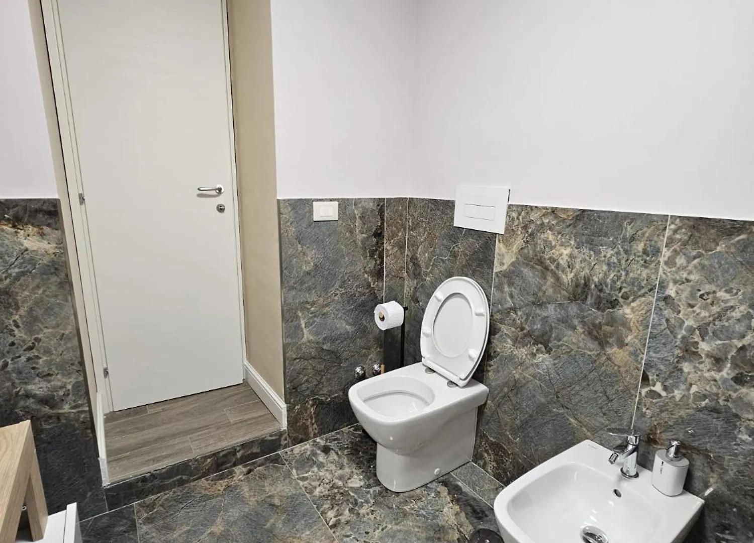 Napoli The Charme Bed & Breakfast Italy