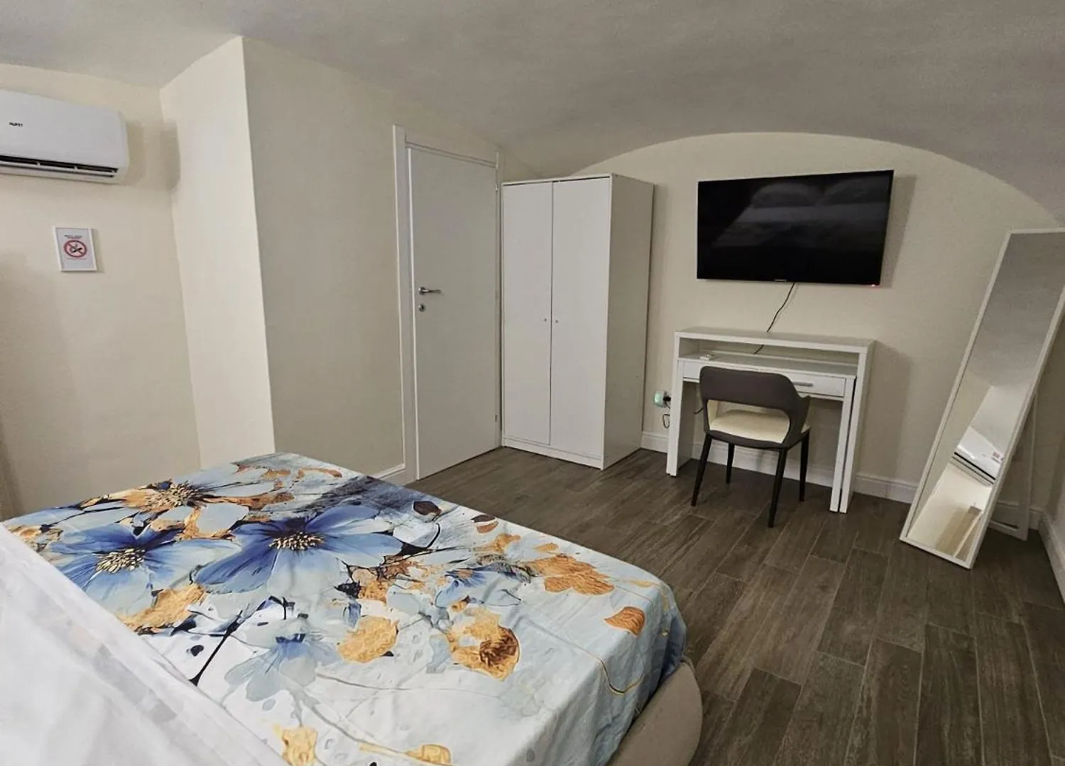 Napoli The Charme Bed & Breakfast